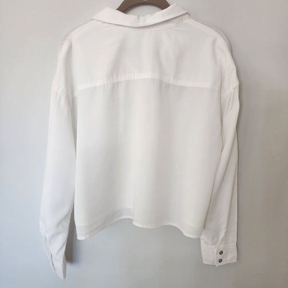 Calvin Klein Jeans long sleeve white button down crop top, size Medium - Picture 6 of 6